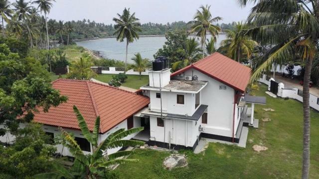 Acquabey Surf Villa Matara Exterior foto